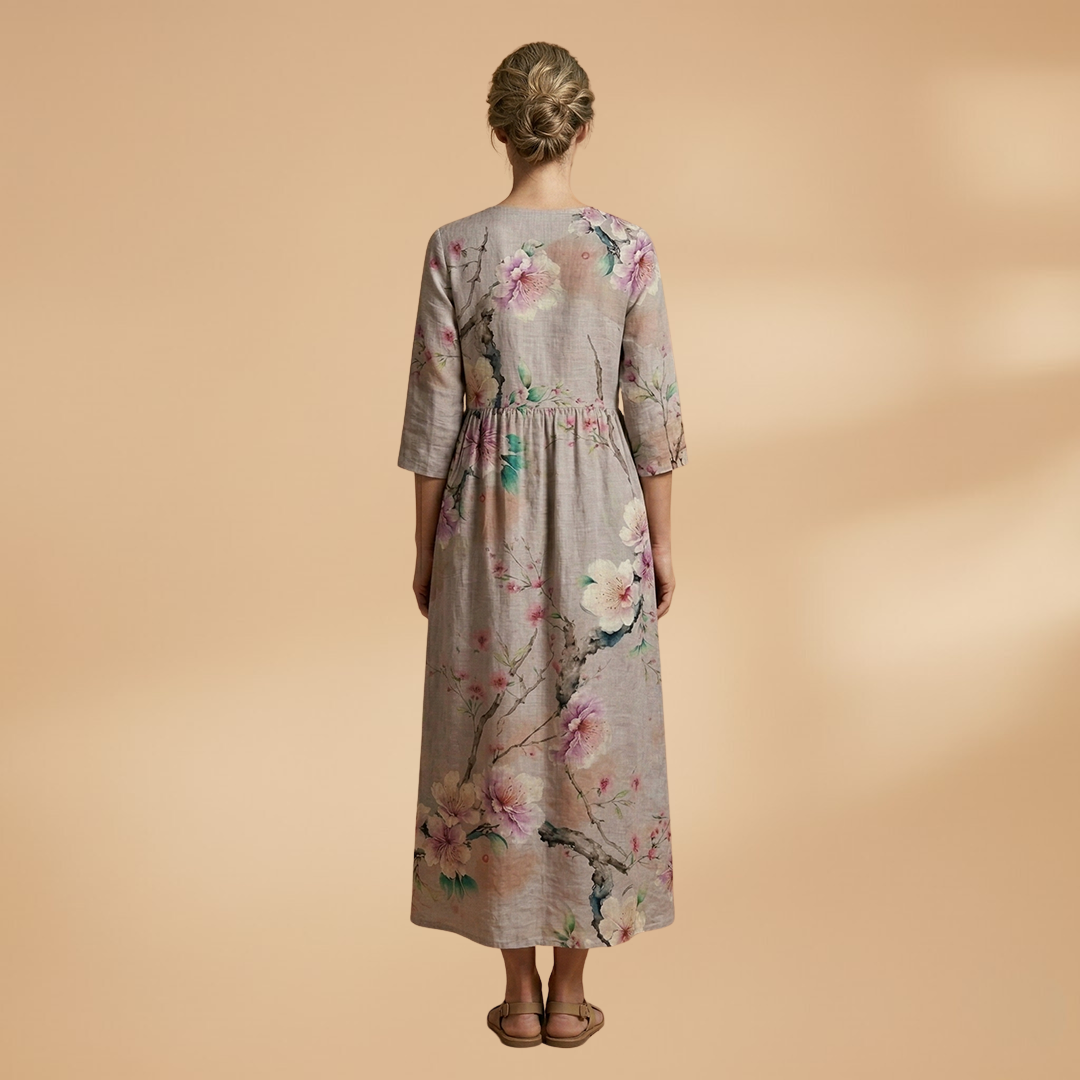 Floral V-Neck Summer Dress for Women in Plus Sizes - Comfortable and Stylish 4