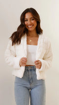 Carla - Women's short faux fur jacket with open collar